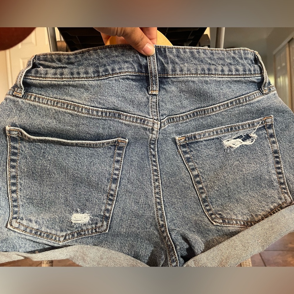 💙cheeky jean shorts‎ distressed ripped size 5